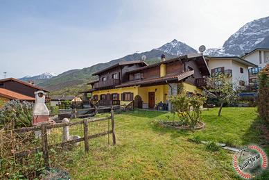 Villetta a schiera con giardino e doppia autorimes