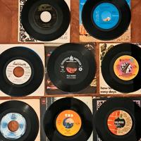 Lotto 8 Vinili vintage da 45 giri