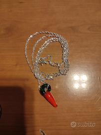 Catenina con ciondolo di peperoncino in vetro