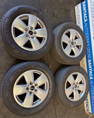 cerchi con gomme mini countryman R16 205/65/R16