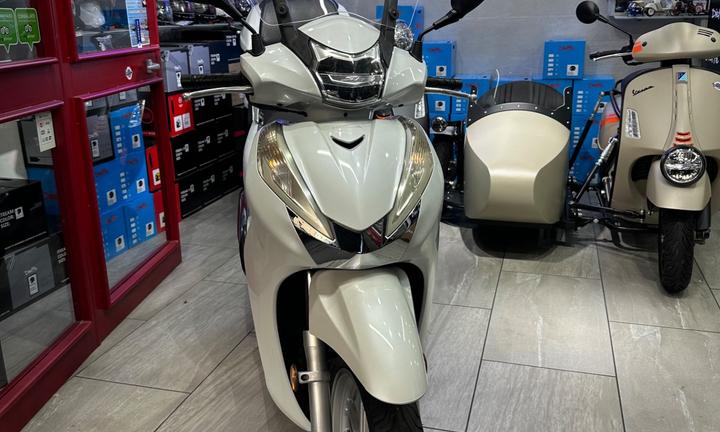 Honda SH 300 i tagliandato gommato garanzia 1 anno