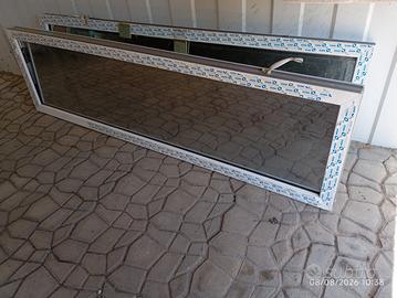 Vetri a specchio con telaio in PVC bianco
