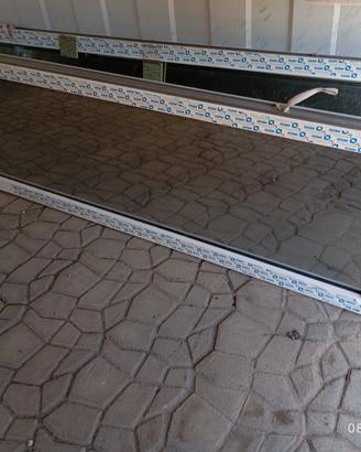 Vetri a specchio con telaio in PVC bianco