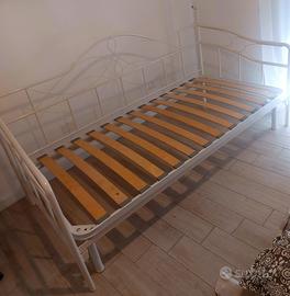Letto con rete e materasso