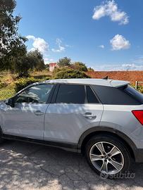 Audi q2 grigio fre come nuova