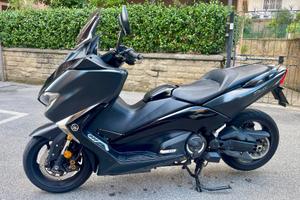 Yamaha T-Max 530 DX ABS 2017