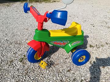 Triciclo per bimbi  2 - 3 anni insù
