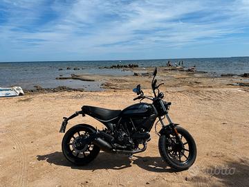 Ducati Scrambler Sixty2 400