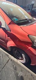 TOYOTA AYGO 2005 PARAFANGO ANTERIORE SX/DX