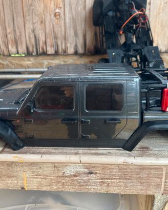 Axial scx10 iii gladiator