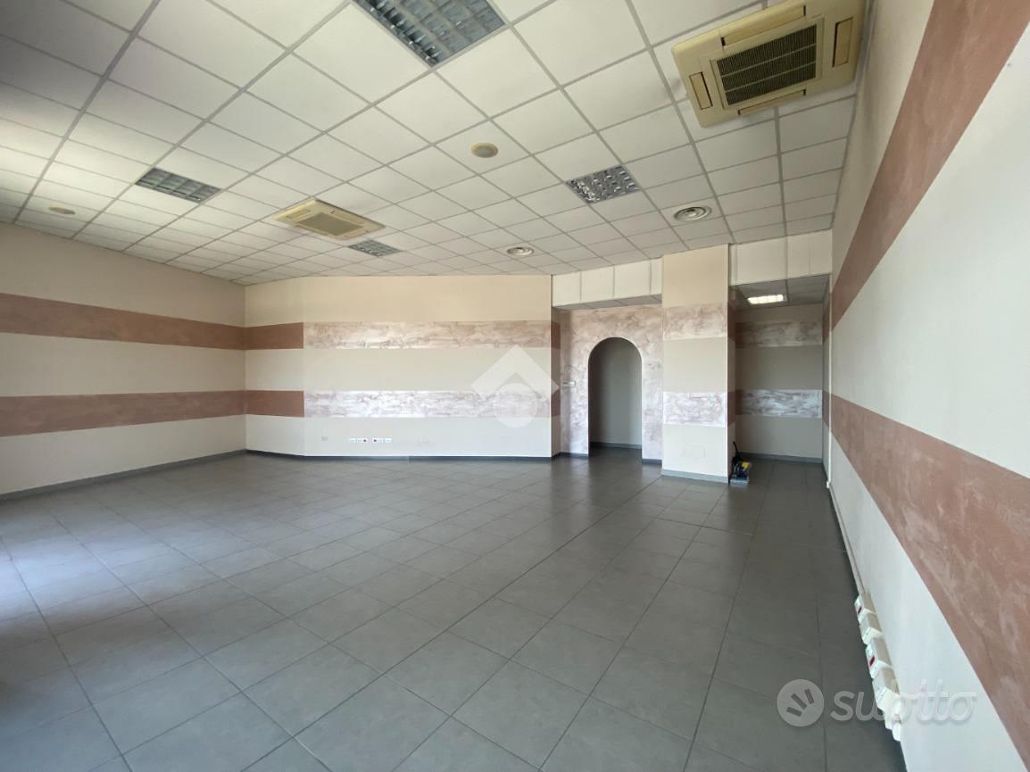 NEGOZIO A CASTIGLIONE DELLE STIVIERE - Vista 3