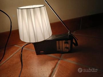 lampada da tavolo vintage radio 