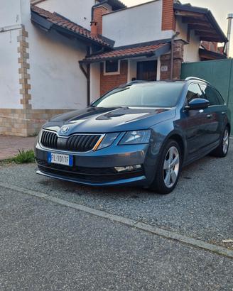 Skoda Octavia SW 1.4 110CV Metano, Carplay, Tetto 