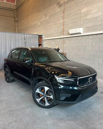 VOLVO XC40 B3 BENZINA incidentata