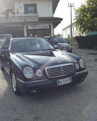 Mercedes-benz E 300 turbodiesel cat Avantgarde ASI