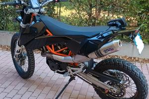 KTM 690 enduro R patente A2