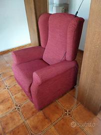 Poltrona in tessuto bordeaux