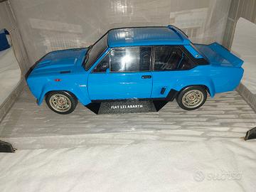 FIAT 131 ABARTH SCALA 1:18 