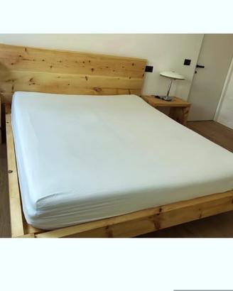 Letto in legno massello di cirmolo