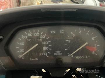 Honda dominator 650 (1998)