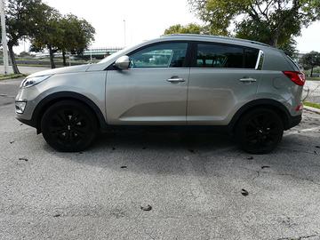 Kia Sportage 1,7 CRDI 2WD CLASS con Gancio Traino