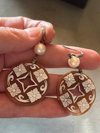 Orecchini in argento cammeo e perla