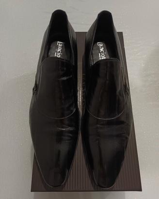 Scarpe eleganti nero lucido 