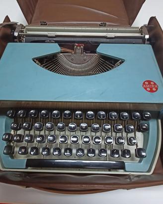 Macchina da Scrivere Vintage "AMICA" con valigetta