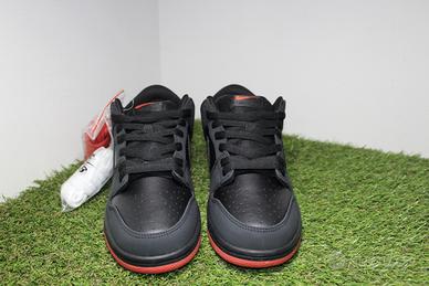 Nike SB Dunk Low "Black Pigeon" x Staple