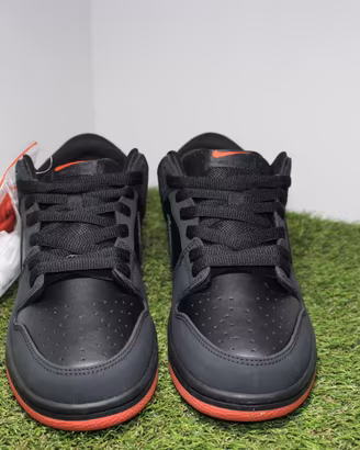 Nike SB Dunk Low "Black Pigeon" x Staple