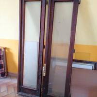  Finestra in legno e bastoni x tende