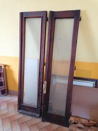  Finestra in legno e bastoni x tende