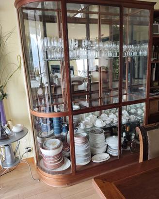 Mobile vetrina curva / bow front cabinet in legno