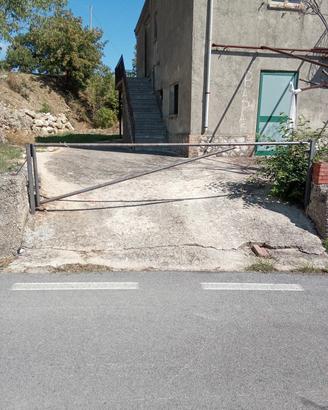 Casa di campagna con terreno 