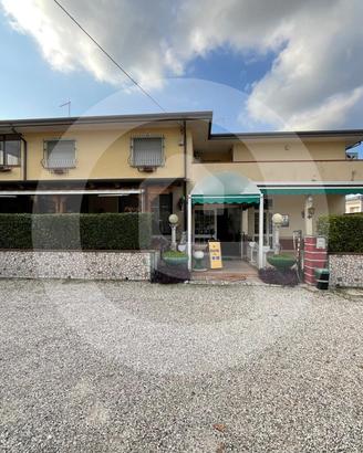 Bar Ristorante con 2 appartamenti a Camposampiero