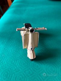 Modellino vespa