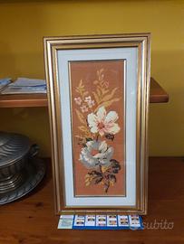 QUADRO RICAMATO A MANO CON FIORI