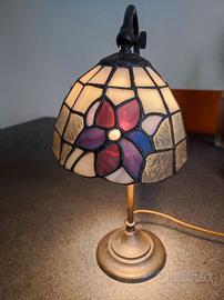 Lampada da tavolo stile Tiffany