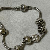 Braccialetto Pandora con charms