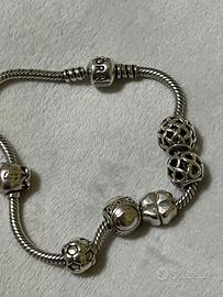 Braccialetto Pandora con charms