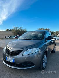 Lancia Ypsilon 1.2 69 CV 5 porte S&S Platinum