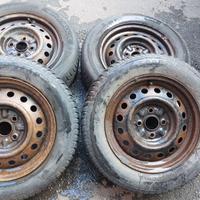 4 Cerchioni in ferro 14" Fori 4x100 ET 45 + GOMME