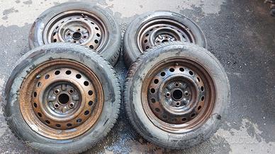 4 Cerchioni in ferro 14" Fori 4x100 ET 45 + GOMME