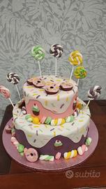 Torta finta in pasta di zucchero 
