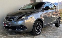 Lancia Ypsilon 1.0 firefly hybrid Platino s&s 70cv