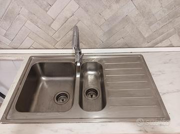 lavello da incasso IKEA con miscelatore doccetta