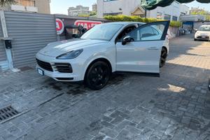 Splendida Porsche Cayenne Coupe’