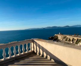 Oggetto fronte mare in posizione invidiabile