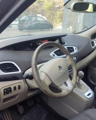 Cruscotto RENAULT SCENIC del 2010