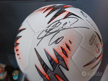 Pallone UEFA Europa League autografato F. Totti Re